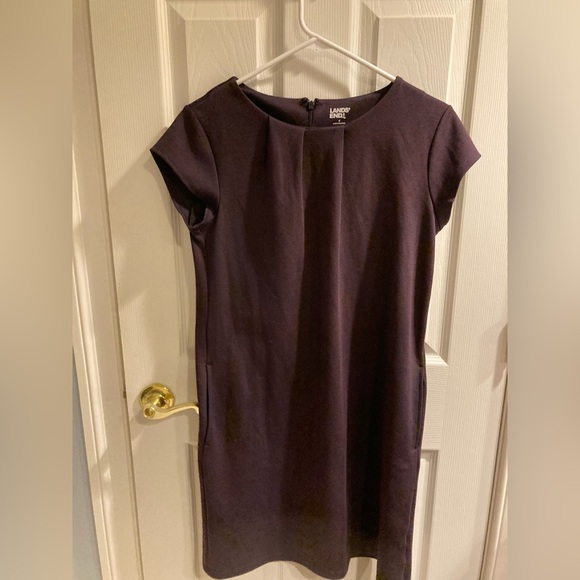 Lands’ end purple dress with pleats at neck.  Size 8.  Excellent condition.​ - Picture 1 of 7